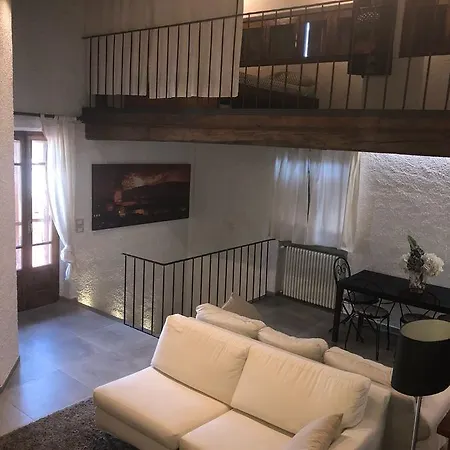 Laura's Apartament